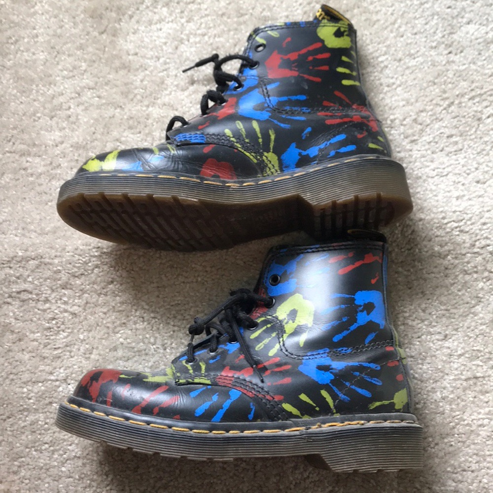Vintage Doc Martens: Black with handprints